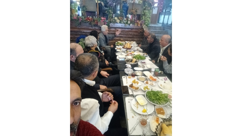 Kırşehir Ahi Ocağı eğitim kültür ve yardımlaşma derneği olarak kahvaltıda bulustuk. 